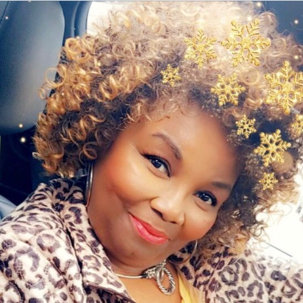 Meet your Posher, Carolyn